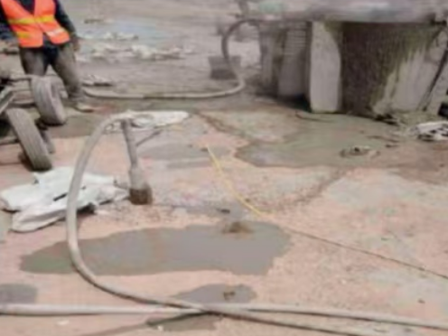 磁县水泥混凝土路面板底注浆技术 路面脱空注浆整治方案