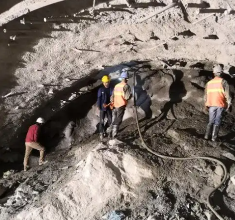 磁县拱顶带模注浆料的施工流程及注意事项